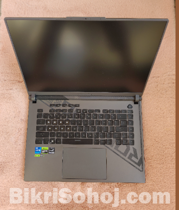Asus Rog strix Core i7 - 13th gen RTX 4050 gaming laptop